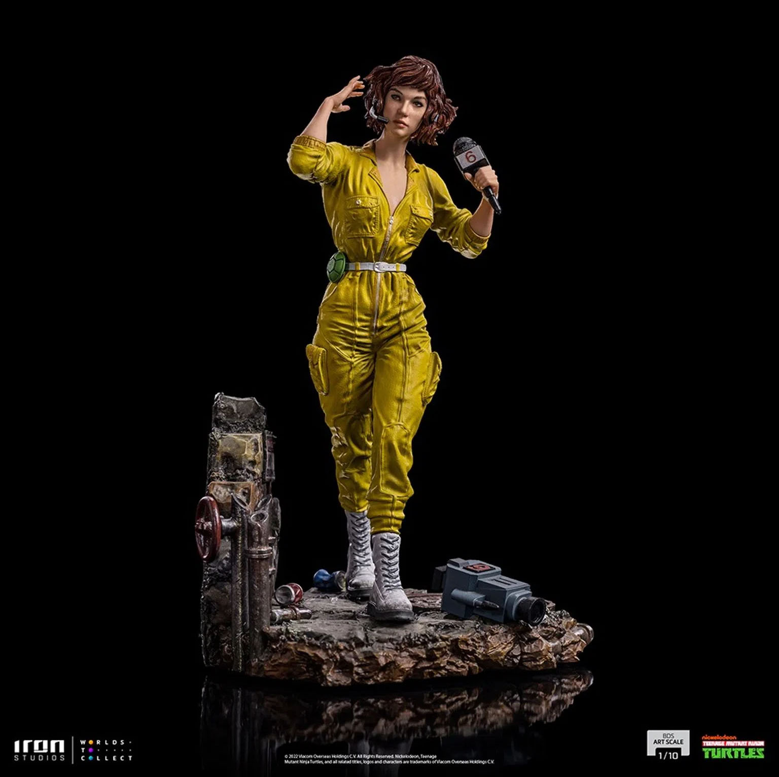 NECA's TMNT Cartoon Ultimate April O'Neil 7-Inch Scale Figure - Geek